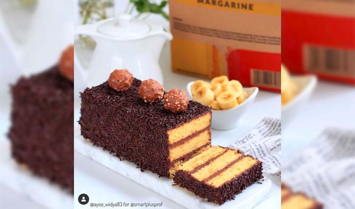 BANANA CAKE LAYER CHOCOLATE GANACHE